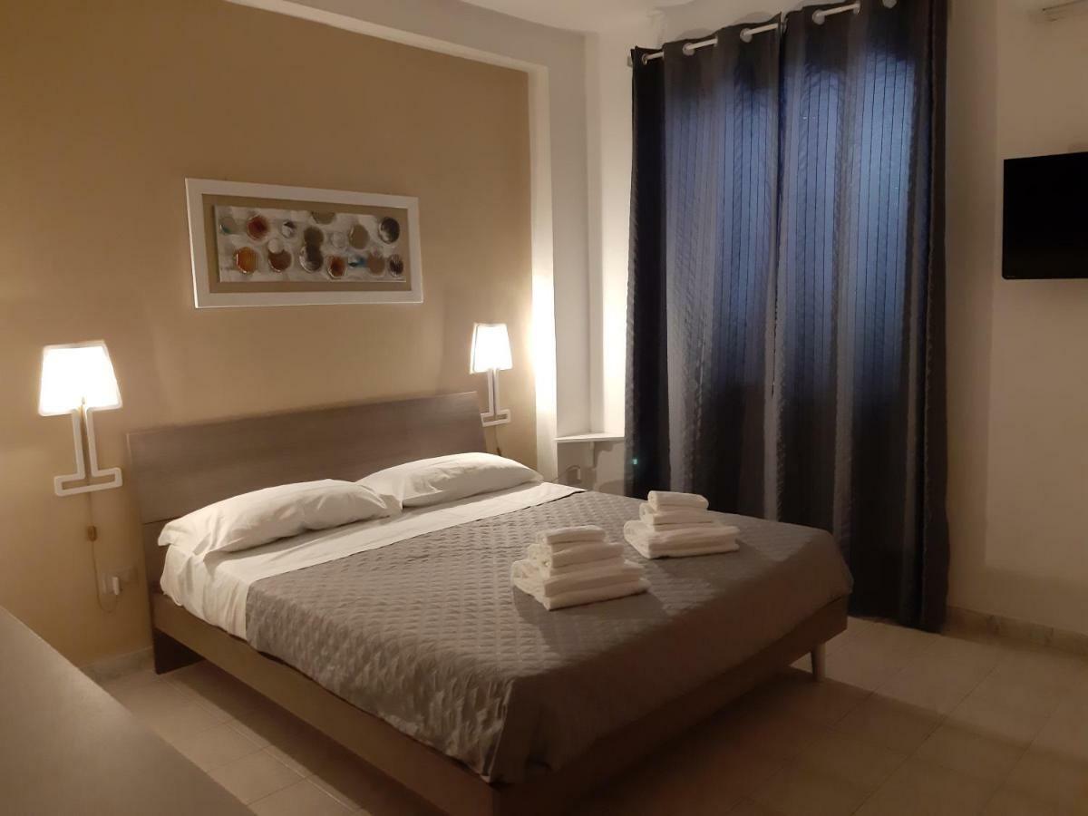 Tenuta Di Pontesodo 蒙塔尔托迪卡斯特罗 外观 照片